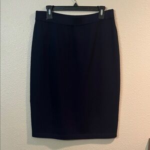 St. John Elegant Black Pencil Skirt